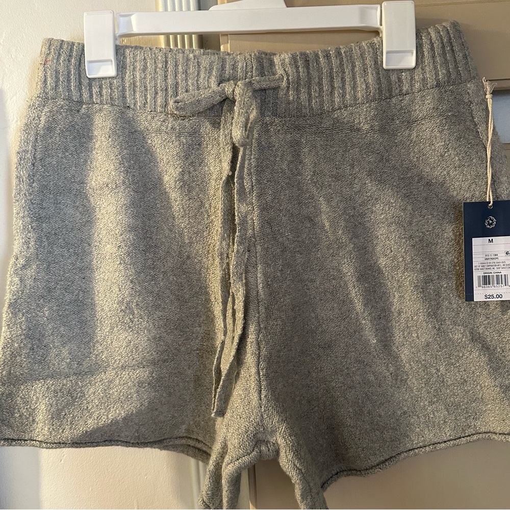 Target Universal Thread Shorts M